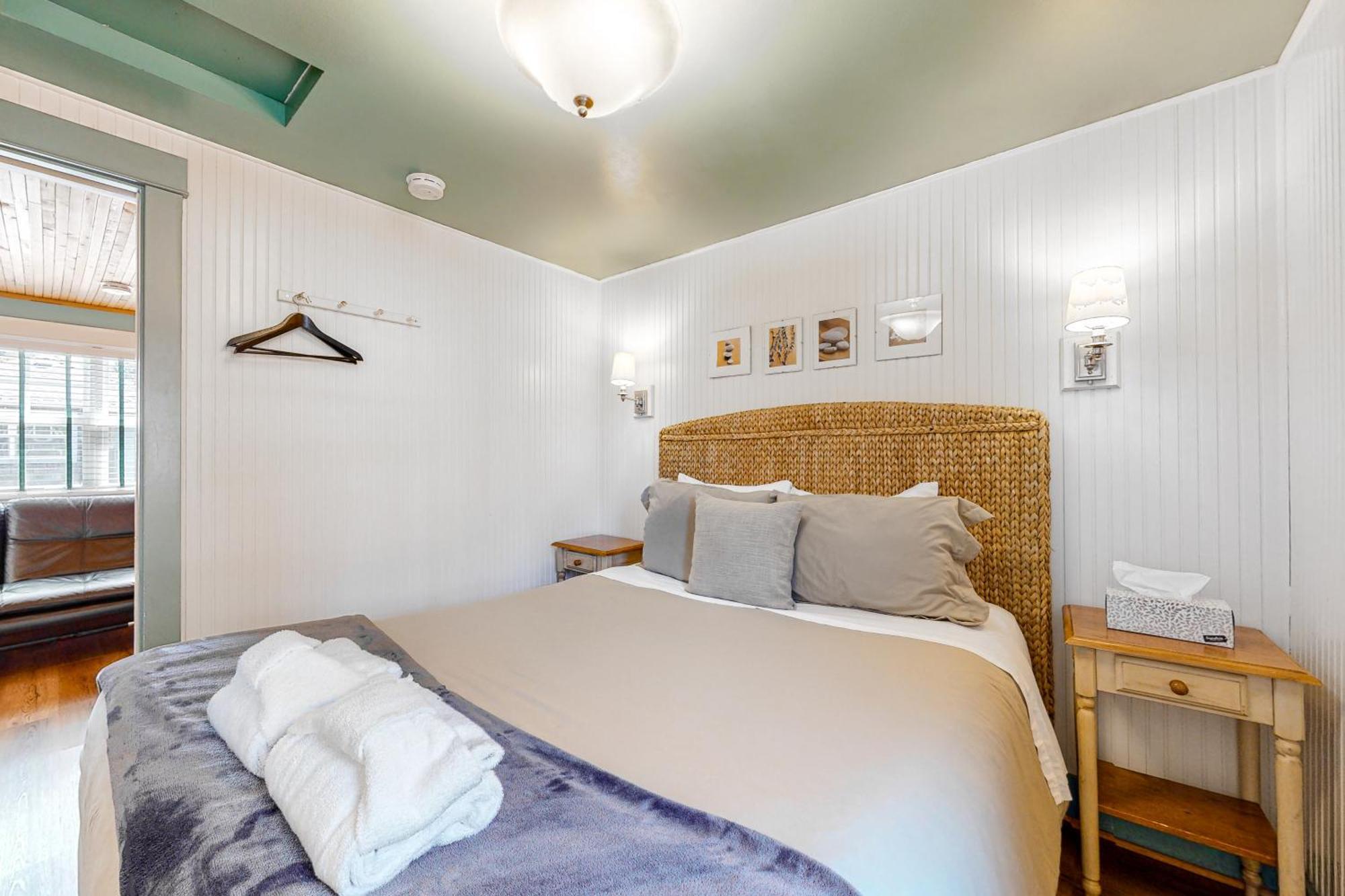 Hidden Villa Cottages Cannon Beach Room photo