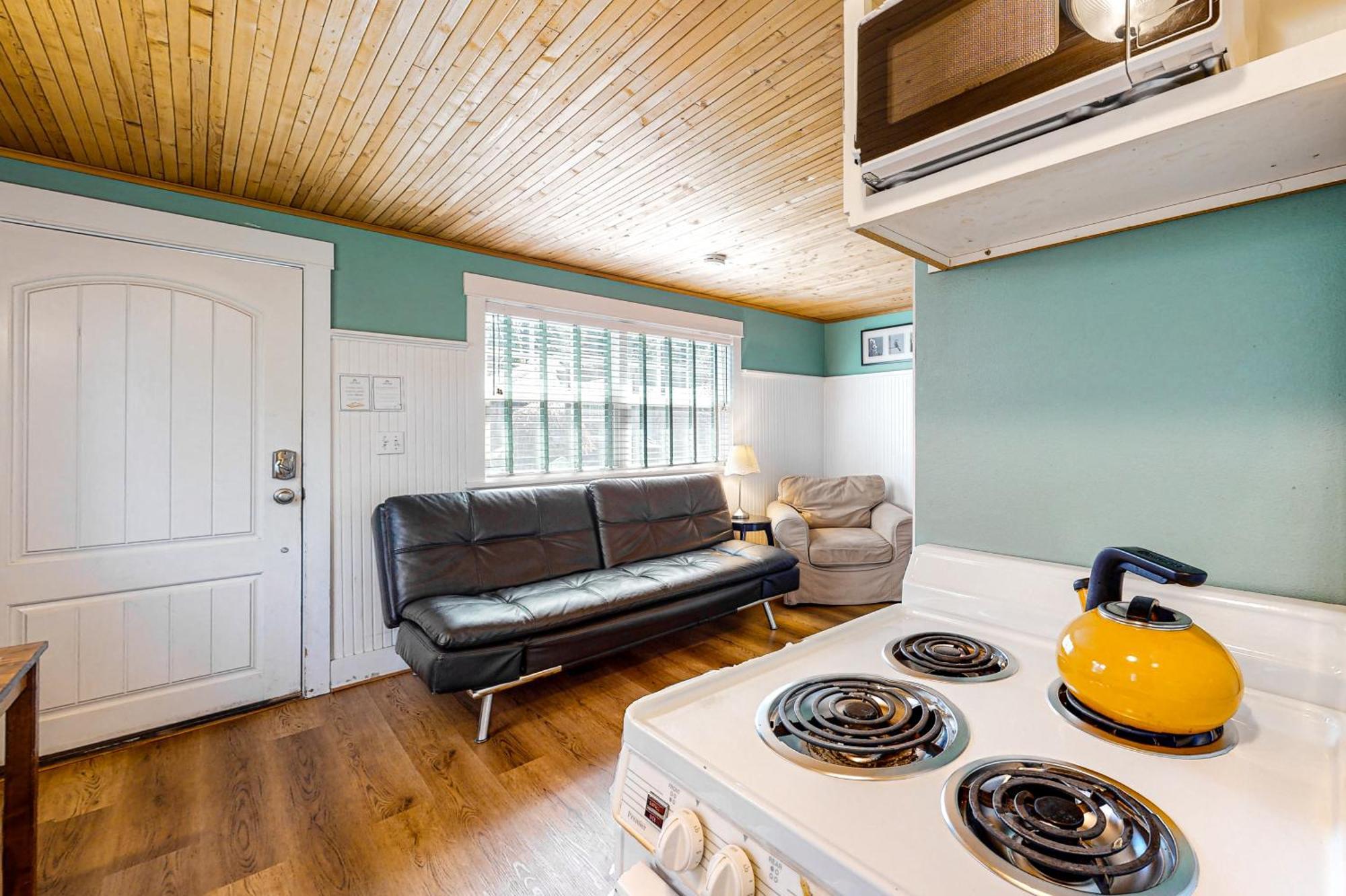Hidden Villa Cottages Cannon Beach Room photo