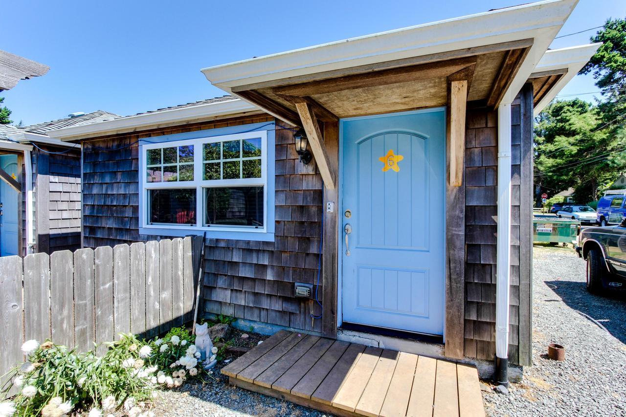 Hidden Villa Cottages Cannon Beach Room photo